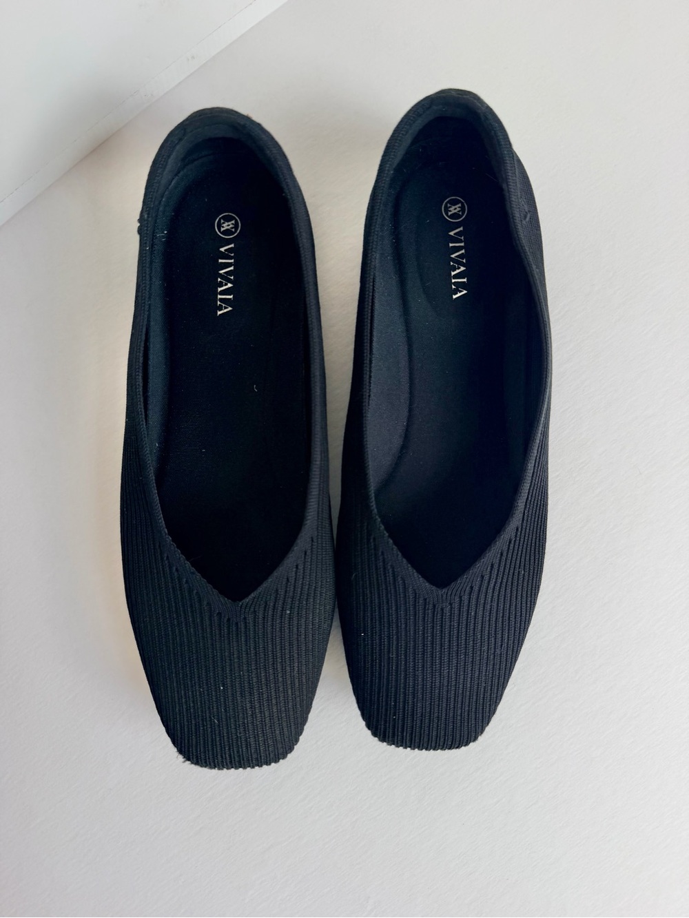 VIVAIA Black Margot 2.0 Square-Toe V-Cut Flats Euro 40W/US 9W